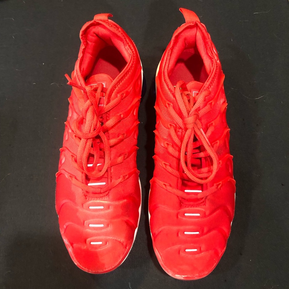 Nike women’s Vapormax plus sneakers red 8